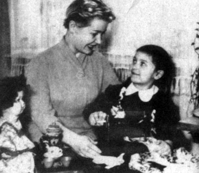 С мамой — Инной Владимировной Макаровой