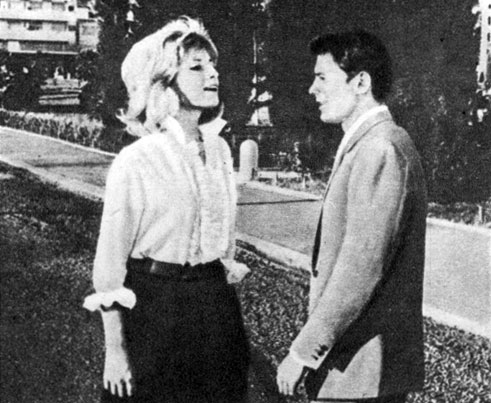 'Затмение', Реж. М. Антониони. (Актёры М. Витти и А. Делон.) 1961